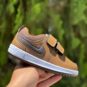 Tenis Marrom de Crepe